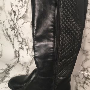 LIFE STRIDE  new women boots size 6.5